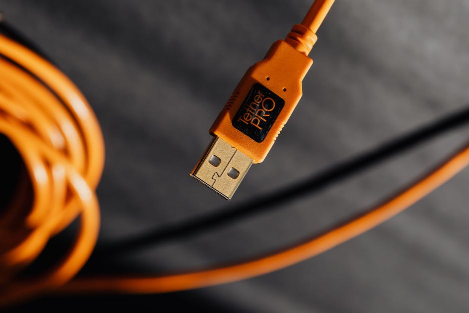 PCs miteinander verbinden mithilfe eines USB-Kabels